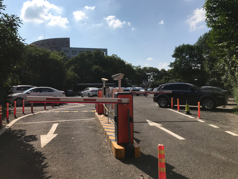 余姚市书城停车场