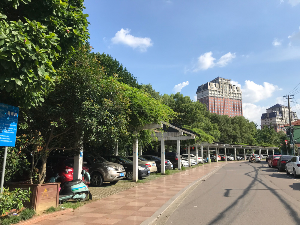 余姚市阳明东停车场